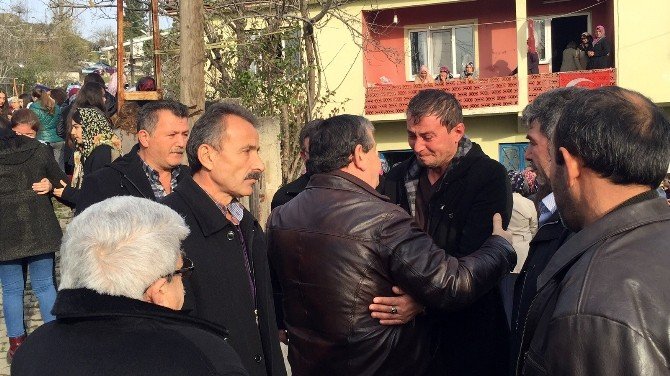 Balkondan Düşen Genç Toprağa Verildi