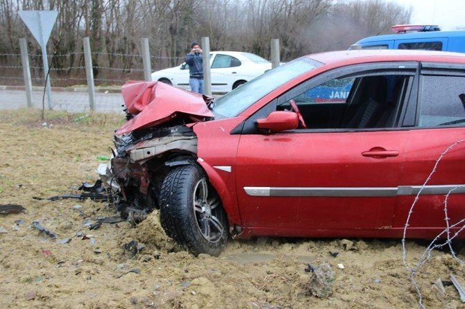 Çaycuma’da Trafik Kazası: 3 Yaralı