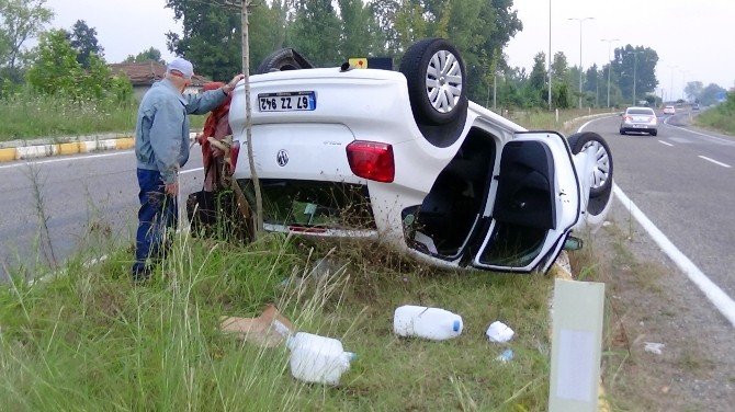 Takla Atan Otomobilden Burunları Bile Kanamadan Çıktılar