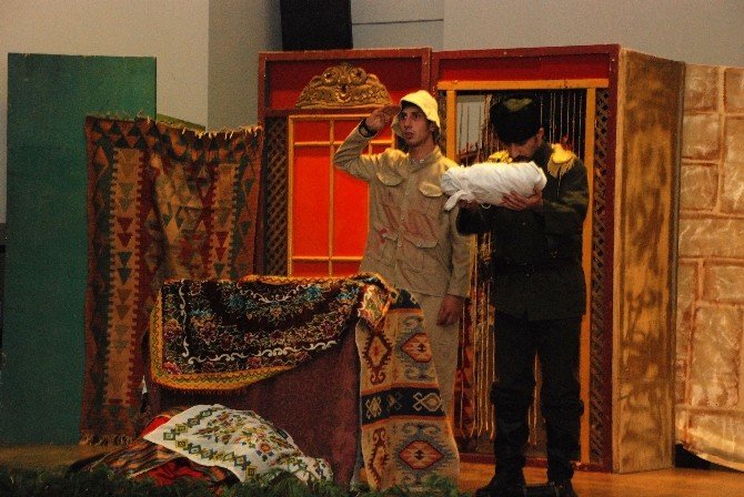 ’’Vatan İçin Şehadete’’ Tiyatrosu Rize’de Sahne Aldı