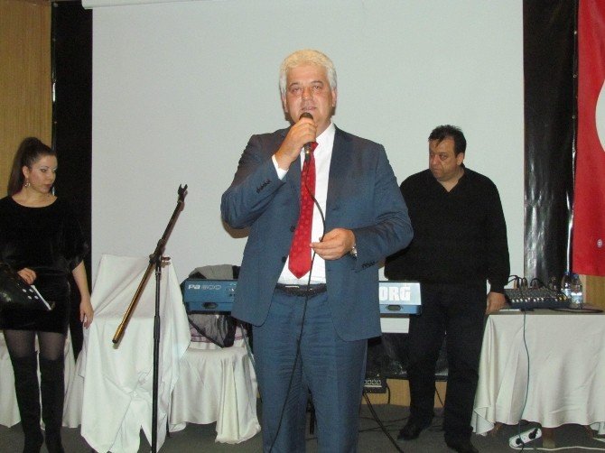 Çeşme Belediye Başkanı Dalgıç, Eski Boksörleri Yemekte Buluşturdu