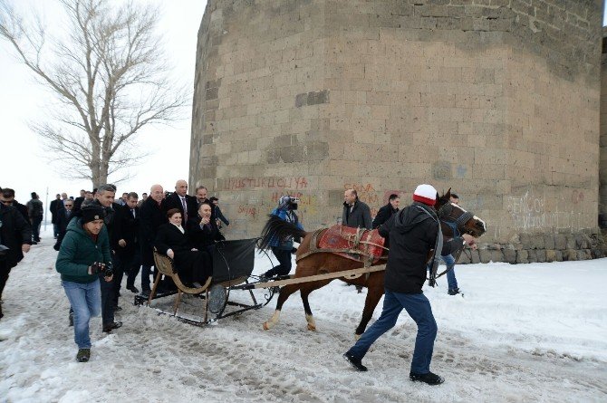 Bakan Sarı, İlk Atlı Kızak Keyfini Erzurum’da Yaşadı