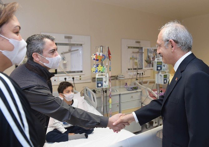 Kılıçdaroğlu, Minik Hayranını Ziyaret Etti