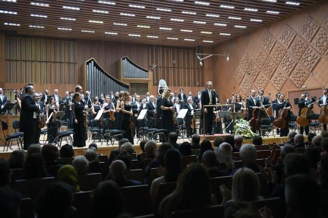 Kılıçdaroğlu, “İsmet İnönü’yü Anma Konseri”ne Katıldı