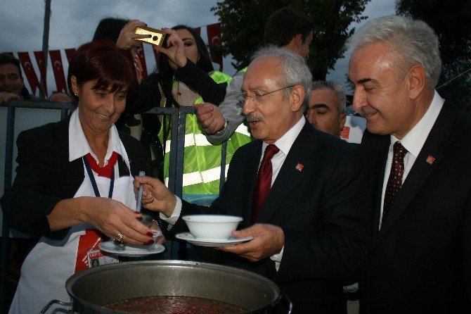 Chp Genel Başkanı Kılıçdaroğlu Düzce’de Aşure Dağıttı
