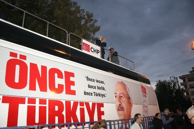 Chp Genel Başkanı Kılıçdaroğlu Düzce’de Aşure Dağıttı