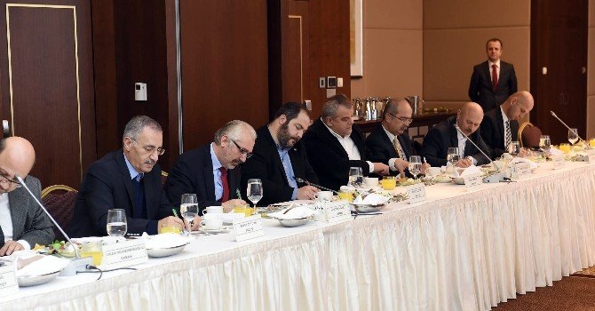 Kılıçdaroğlu, Gazetelerin Ankara Temsilcileriyle Biraraya Geldi