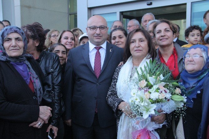 Selvi Kılıçdaroğlu Patlamada Yaralanan Genci Ziyaret Etti