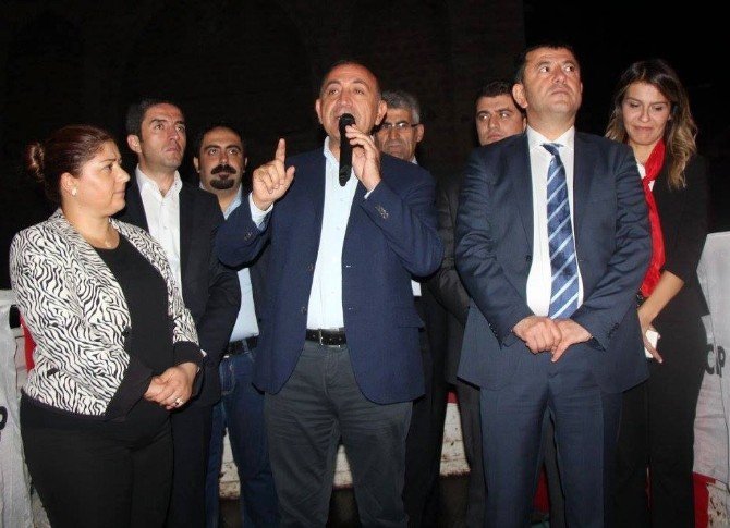 Gürsel Tekin: “Ak Parti Ve Mhp’ye Oy Verenler En Azından Bu Dönem Chp’ye Oy Versinler”