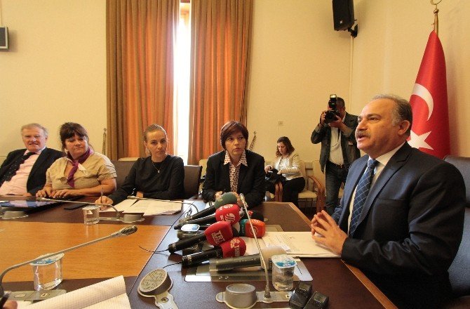 Akpm’den Chp’ye Ziyaret