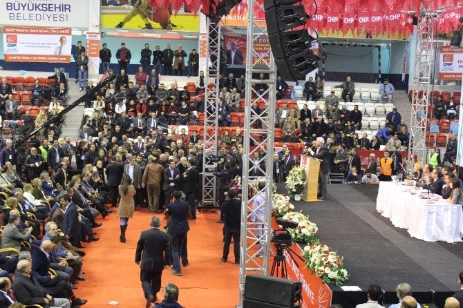 Chp Kongresinde Kavga Çıktı