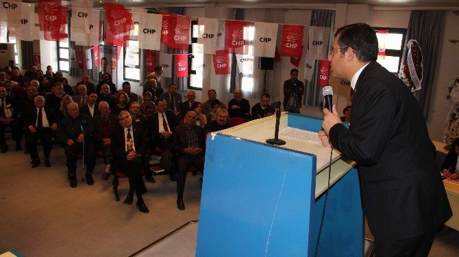 Chp Grup Başkanvekili Özel: "Türkiye Karanlığa Doğru Çekilmeye Çalışılıyor"