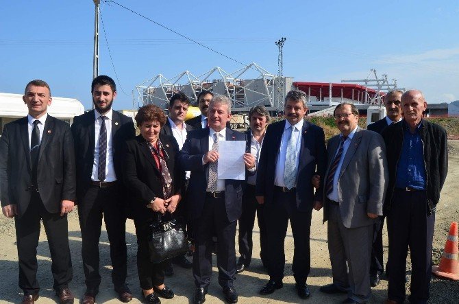 Chp’li Pekşen, Akyazı Stadyumu’nun Sezonun 2. Yarısına Yetişeceğine İnanmıyor