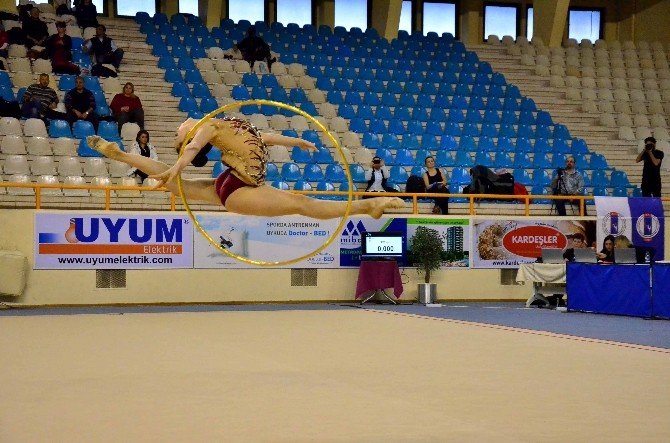 Ritmik Cimnastik Kulüplerarası Genç Ve Büyükler 1. Etap Müsabakaları Adana’da Başladı