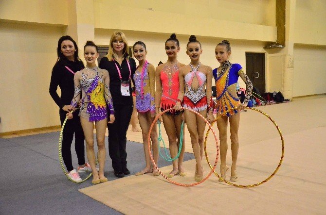 Ritmik Cimnastik Kulüplerarası Genç Ve Büyükler 1. Etap Müsabakaları Adana’da Başladı