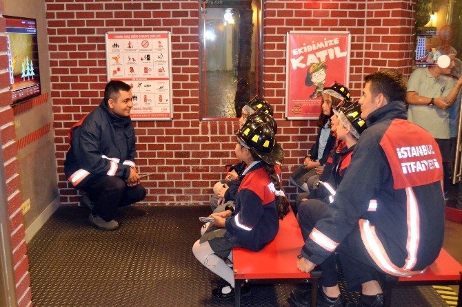 Kıdzania’da Verilen Eğlenceli Eğitimlerin Bir Yenisi İtfaiyecilerden