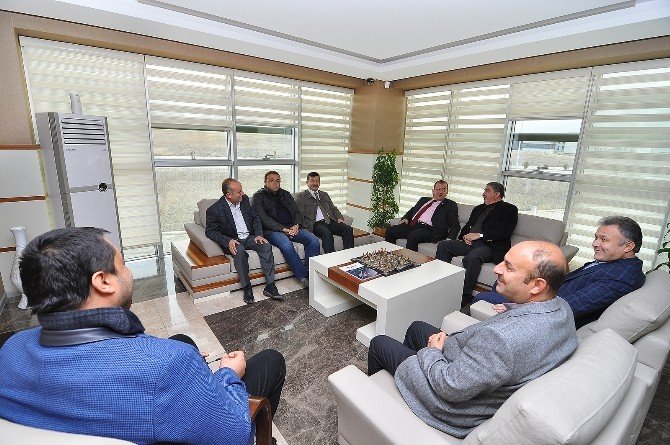 Rusya’da Gözaltına Alınan İşadamlarına Geçmiş Olsun Ziyareti