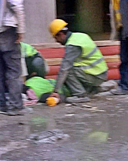 Vincin Çarptığı İskele Çöktü: 1 Ölü