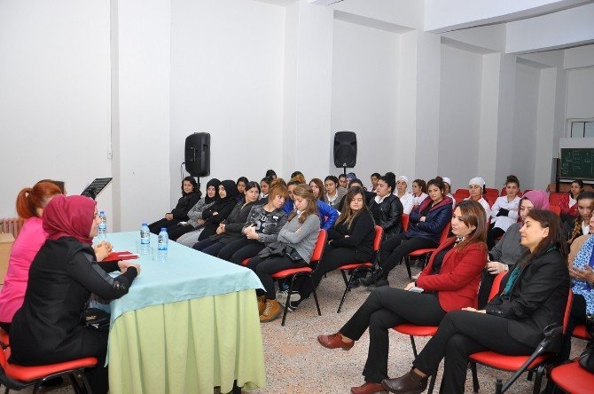 Kadın Girşimciler Kml Öğrencileriyle Bir Araya Geldi