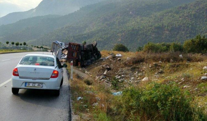 Osmancık’ta Kamyon Devrildi: 1 Yaralı