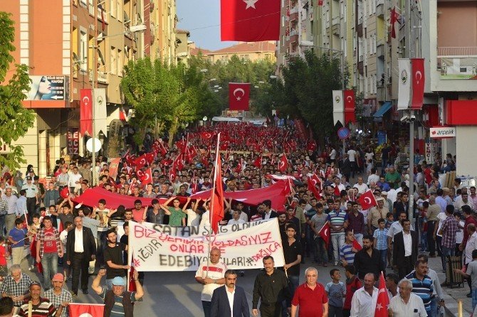 Sungurlu’da Şehitler İçin Yürüyüş Düzenlendi