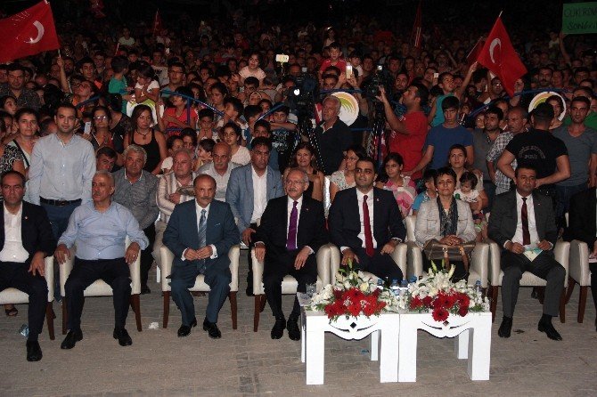 Kılıçdaroğlu’ndan Dinozorlar Parkı’nda “Siyaseti Gençleştirelim” Çağrısı
