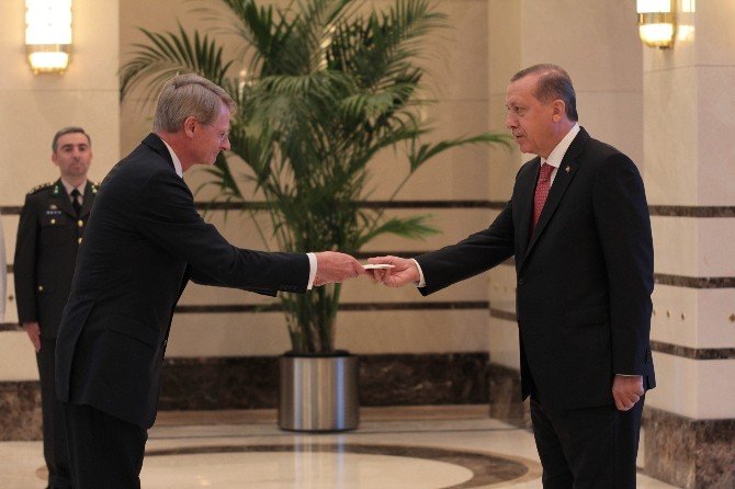 Cumhurbaşkanı Erdoğan Hollanda Büyükelçisini Kabul Etti