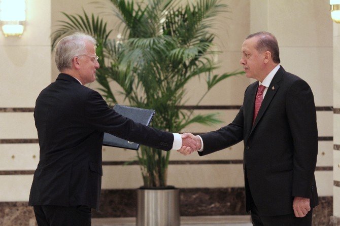 Cumhurbaşkanı Erdoğan Ab Temsilcisini Kabul Etti