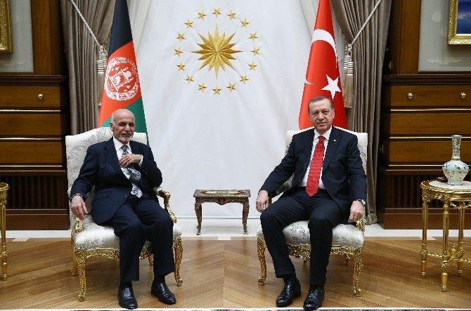 Afganistan Cumhurbaşkanı Ahmedzai Cumhurbaşkanlığı Külliyesi’nde