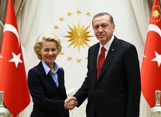 Cumhurbaşkanı Erdoğan, Almanya Savunma Bakanı’nı Kabul Etti