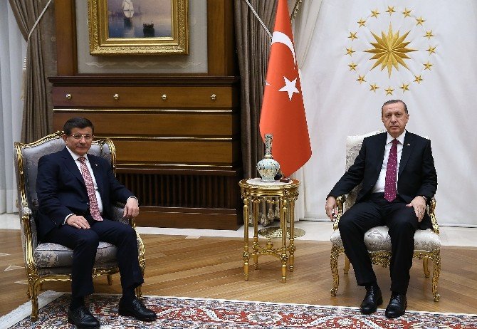 Başbakan Davutoğlu Beştepe’de