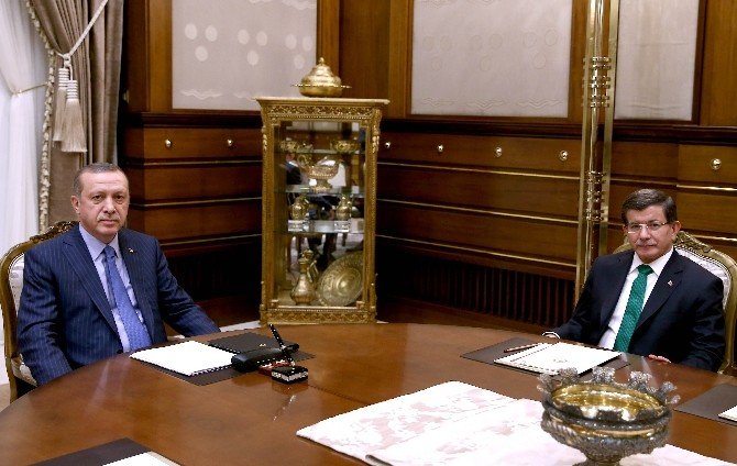Başbakan Davutoğlu Beştepe’de