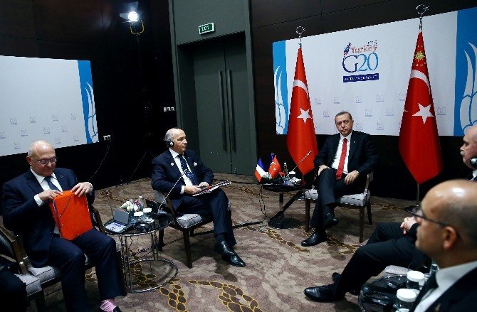 Cumhurbaşkanı Erdoğan Fransa Dışişleri Bakanı Fabius İle Görüştü
