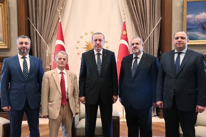 Cumhurbaşkanı Erdoğan, Kırım Tatarları Onursal Lideri Kırımoğlu’nu Kabul Etti