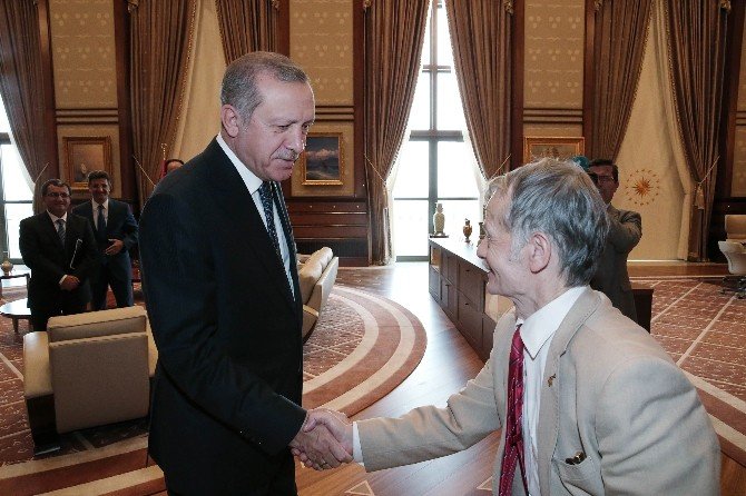 Cumhurbaşkanı Erdoğan, Kırım Tatarları Onursal Lideri Kırımoğlu’nu Kabul Etti