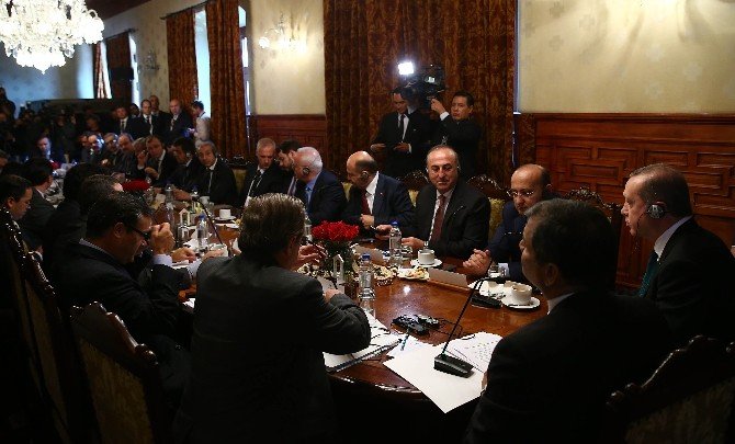 Erdoğan: “Halep’ten Yaklaşık 10 Bin Kişi Türkiye’ye Geçmek Üzere Sınırda Bekliyor”
