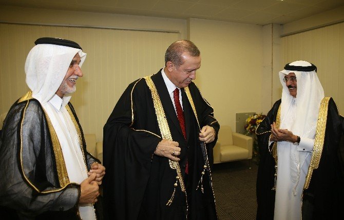 Erdoğan’a Katar’da Fahri Doktora Unvanı Verildi