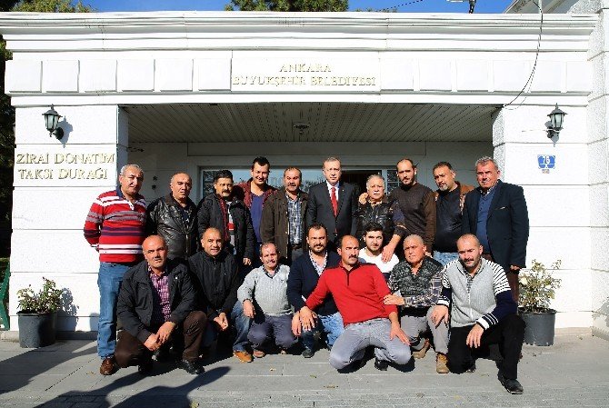 Cumhurbaşkanı Erdoğan’dan Taksi Durağına Ziyaret