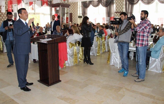 Chp’li Özel’den Arınç’a Uygulanan Ambargoya Cevap