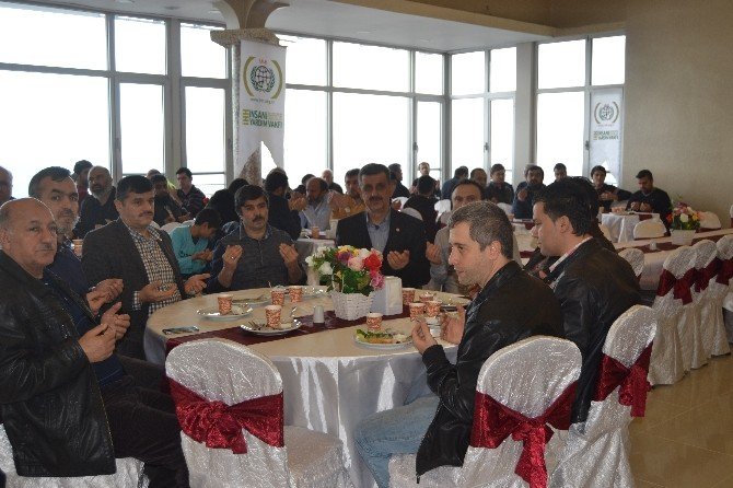 Zonguldak’ta “Yetim Gülerse Dünya Güler” Etkinliği