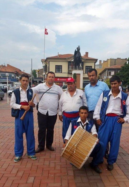 Domaniç’teki Tarihi Güreşlere Davullarla Davet