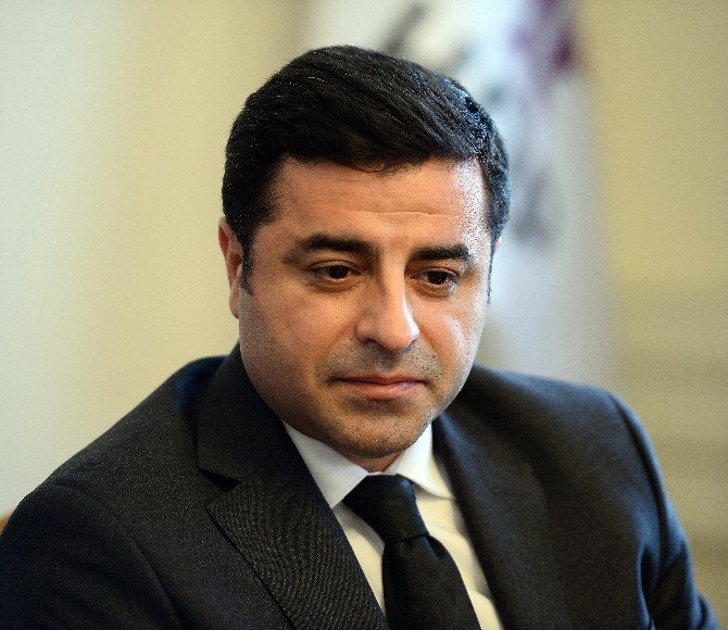 Demirtaş: “Türkiye Musul’da Asker Bulundurarak Savaş Politikası Yürütüyor”