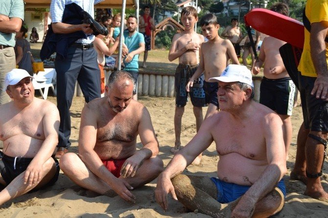 Kocaeli Büyükşehir Belediye Başkanı İbrahim Karaosmanoğlu Karamürsel’de Denize Girdi