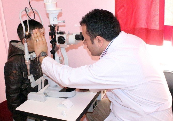 5 Bin Öğrenciye Göz Taraması