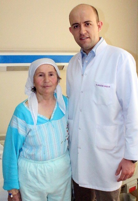 Felçli Geldiği Hastaneden Yürüyerek Çıktı