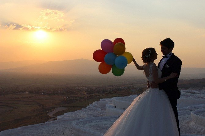 Gelin Ve Damatların Tercihi Pamukkale Travertenleri