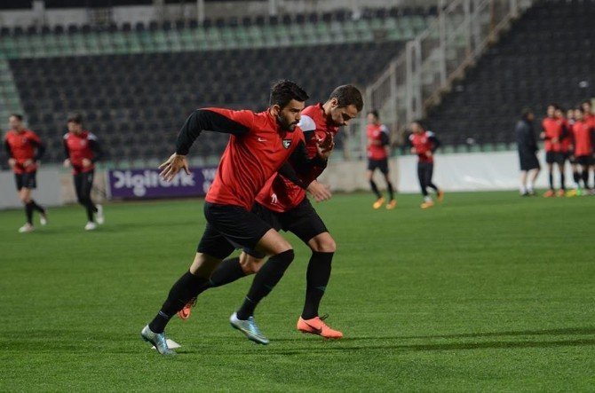 Denizlispor Yeni Teknik Ekibi İle Galibiyet Peşinde