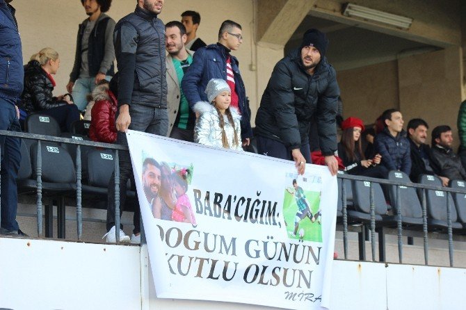 Denizlisporlu Şenol Akın’a Kızından Doğum Günü Sürprizi