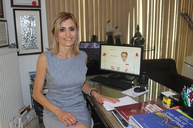 Prof. Dr. Şanlı’dan "Cildinizi Kış Aylarına Hazırlayın" Uyarısı"