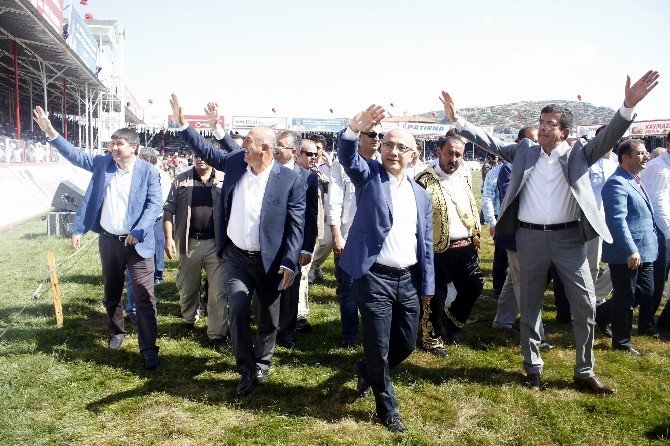 Elmalı Yeşilyayla Güreşleri’nde Finalistler Belli Oldu